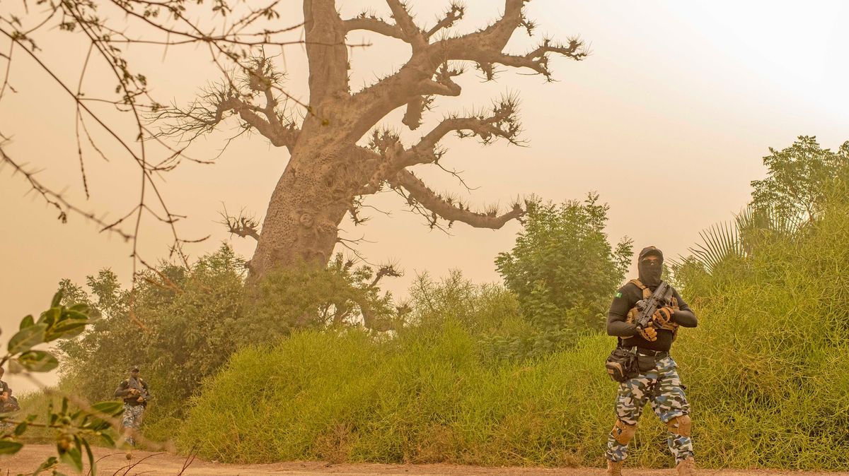 Při útoku ozbrojenců na vesnici v Burkině Faso zemřelo nejméně 138 civilistů
